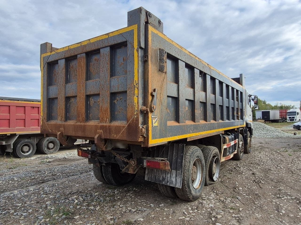 Dongfeng KC 8x4 Самосвал - 3