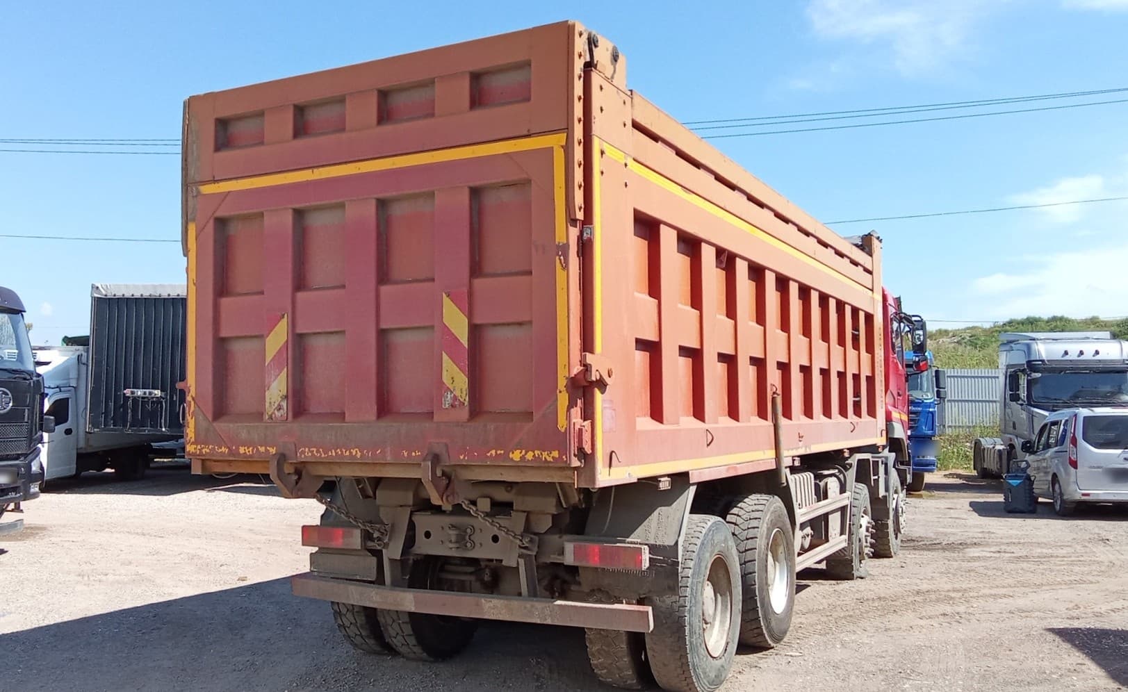 Dongfeng KC 8x4 Самосвал - 3