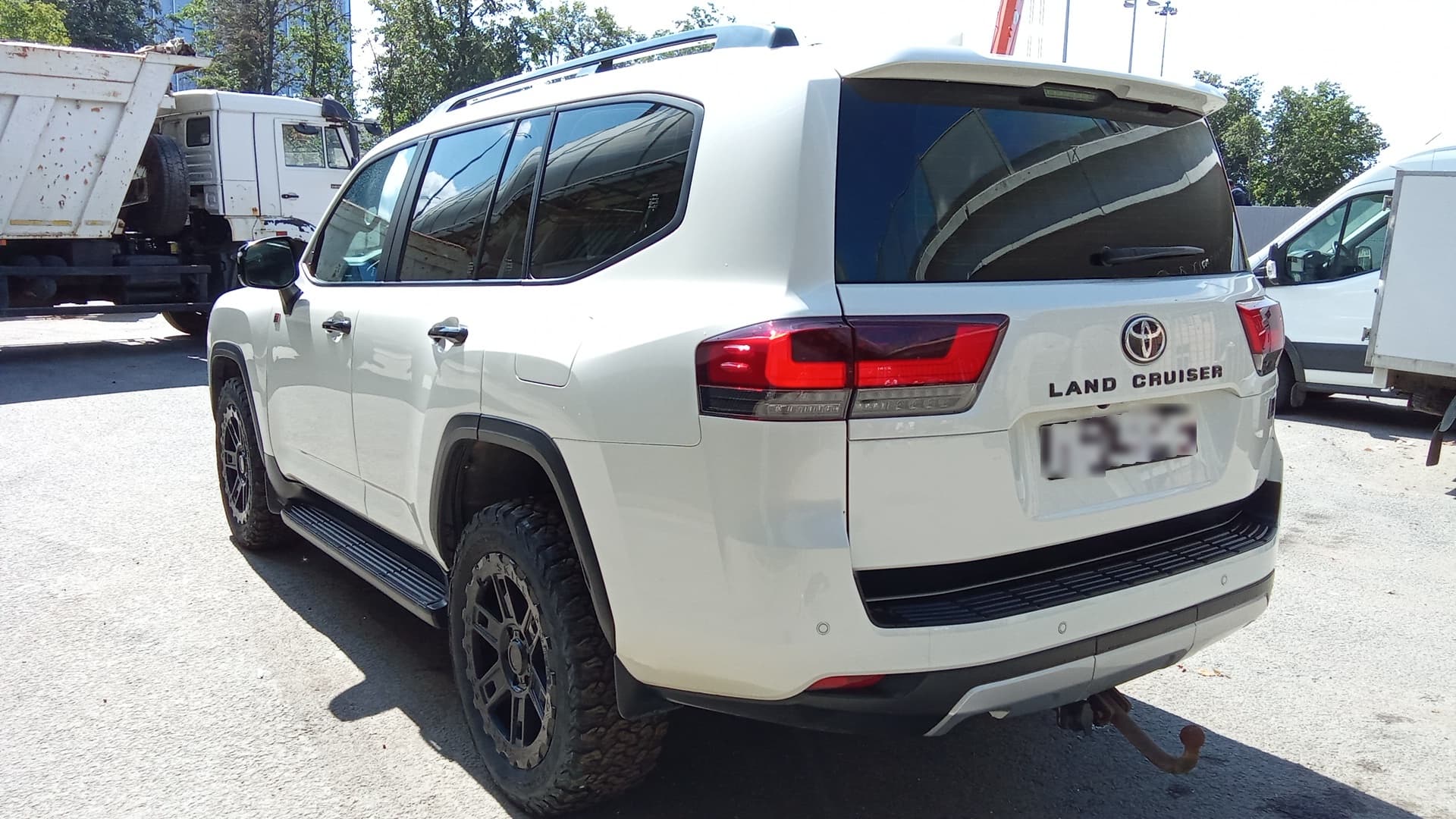 Toyota Land Cruiser 300 - 4