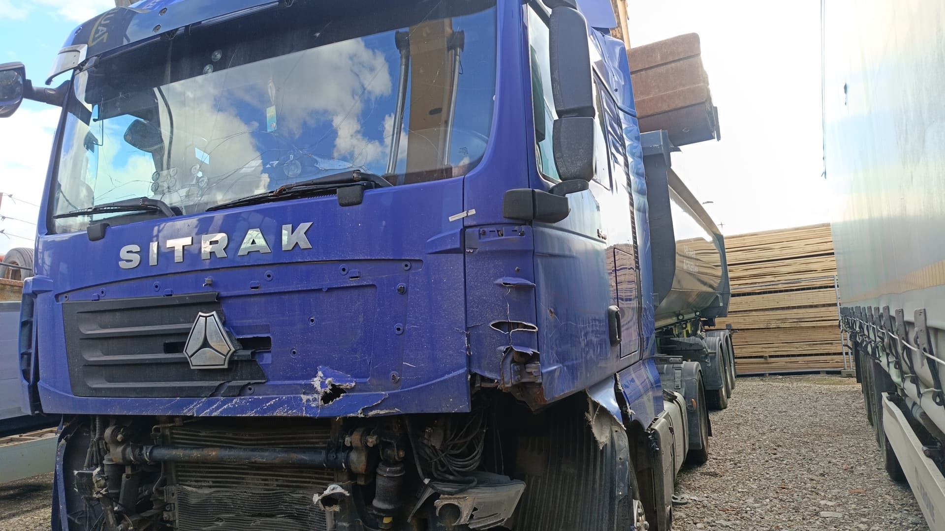 Sitrak C7H 4x2 Седельный тягач - 1