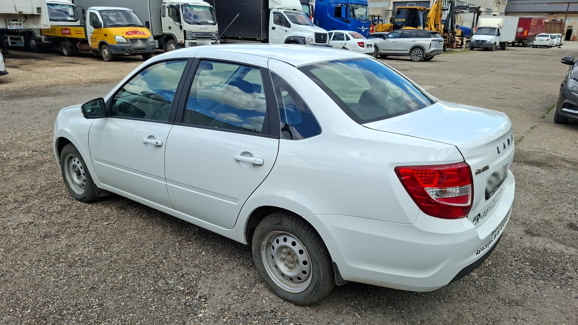 Lada Granta седан - 4