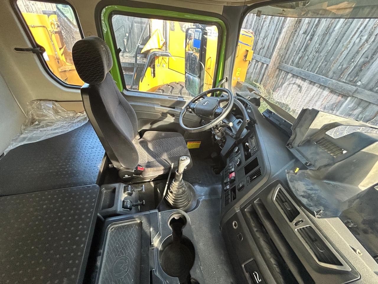 Shacman (Shaanxi) SX* 6x4 Самосвал - 3