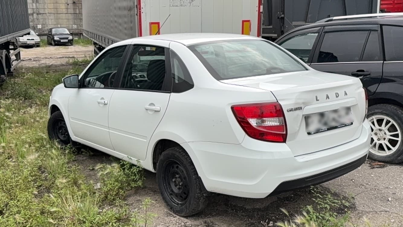 Lada Granta седан - 4