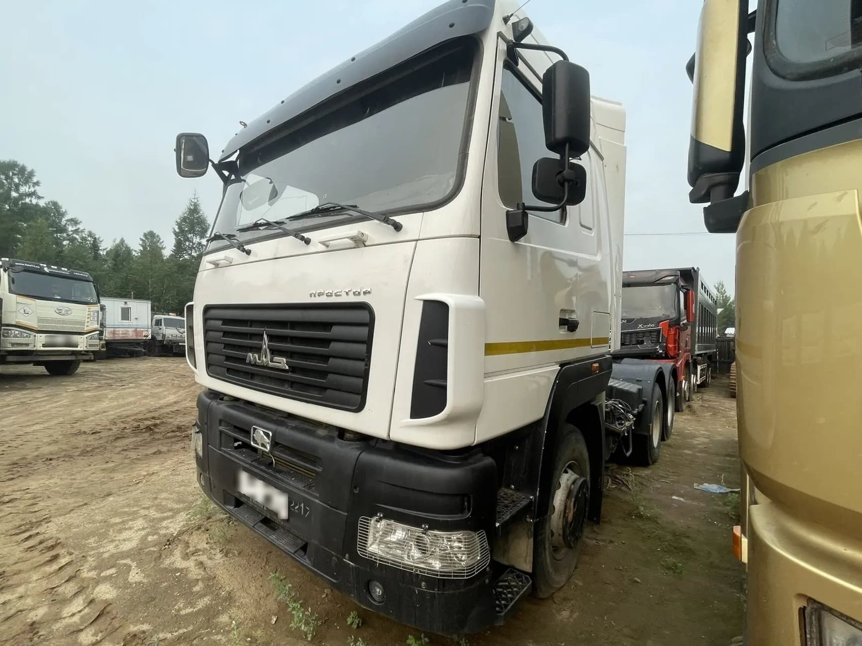 МАЗ 6430 6x4 Седельный тягач - 1