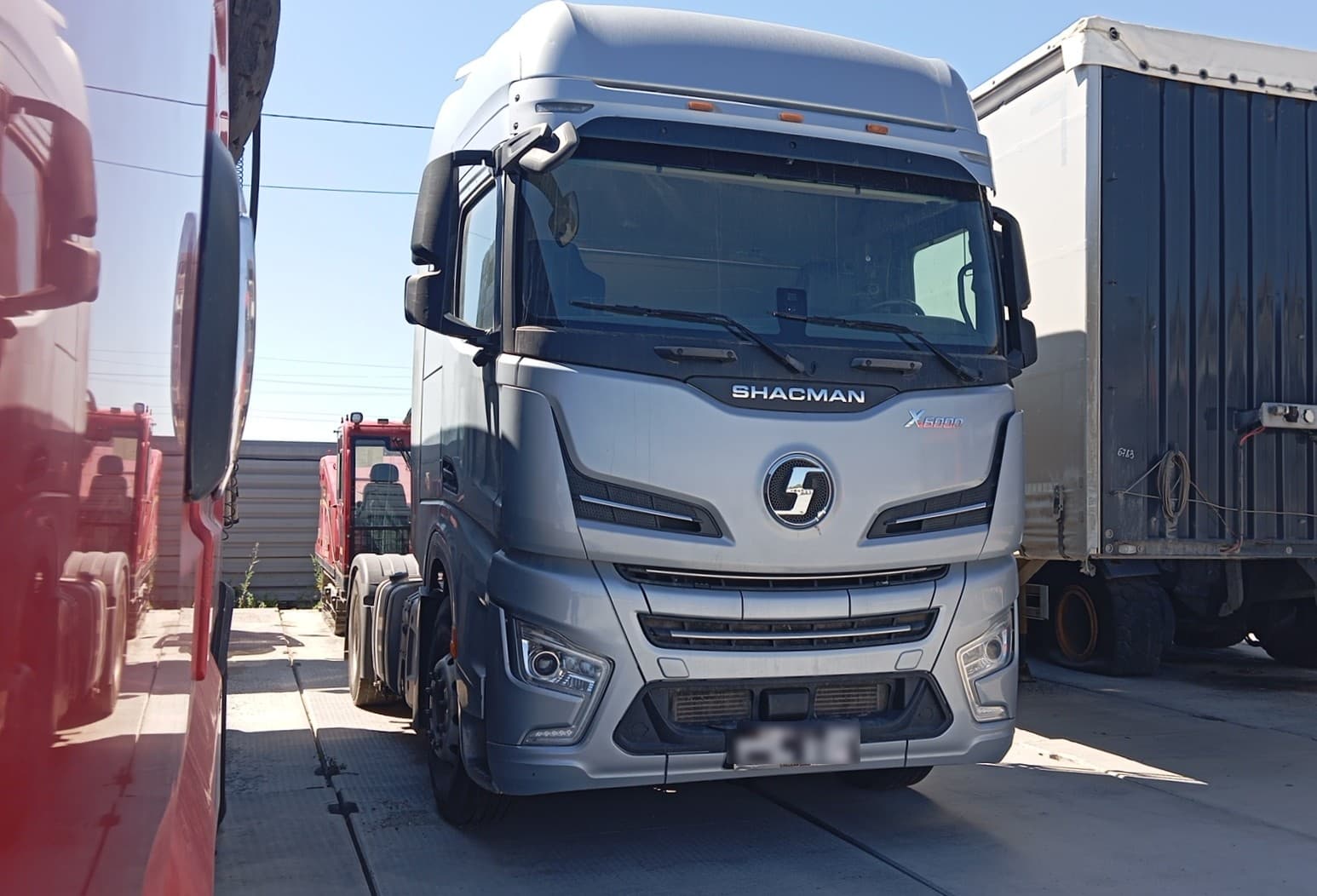 Shacman (Shaanxi) SX* 4x2 Седельный тягач - 2