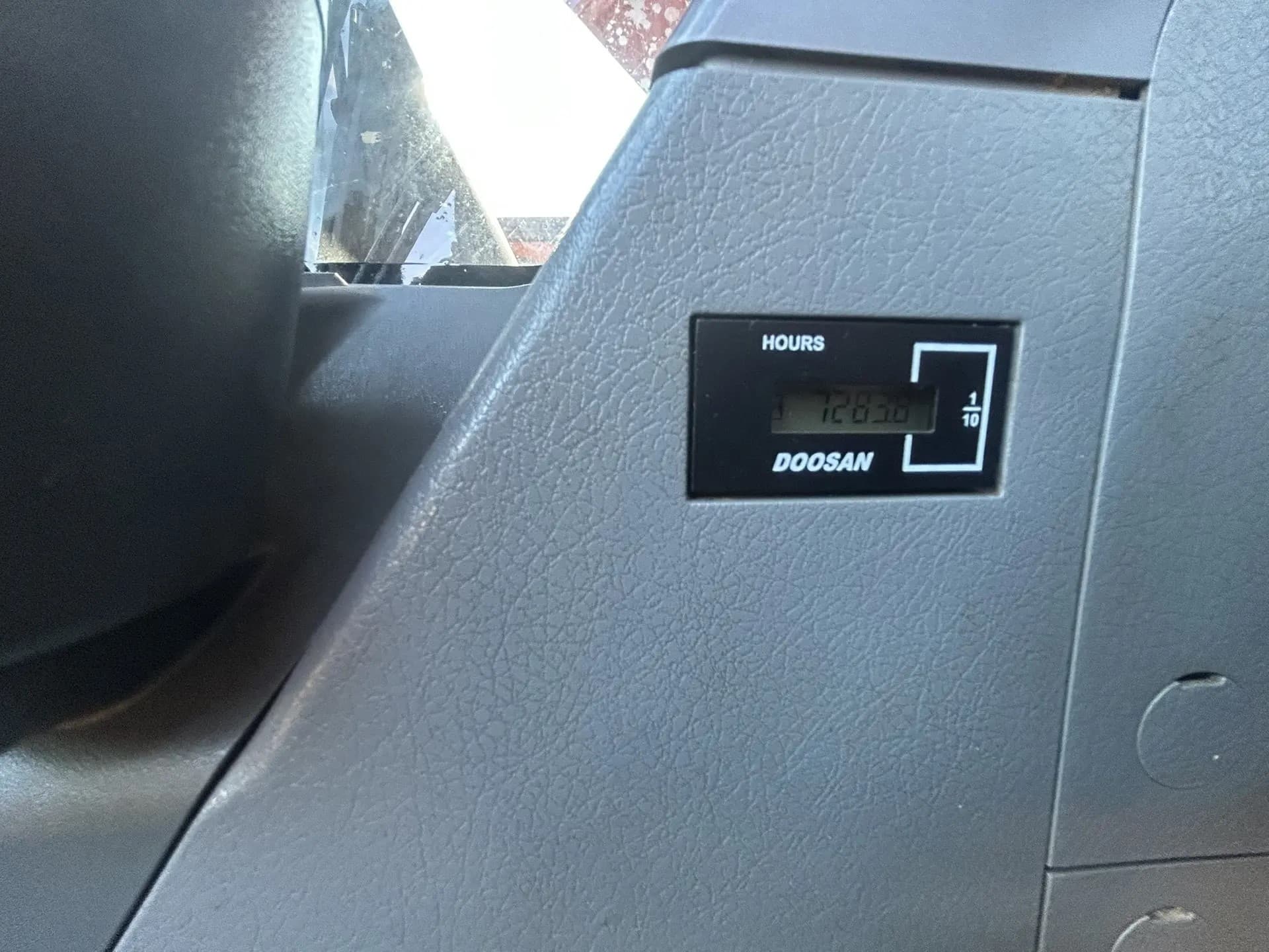 Doosan DX 225 Экскаватор - 4