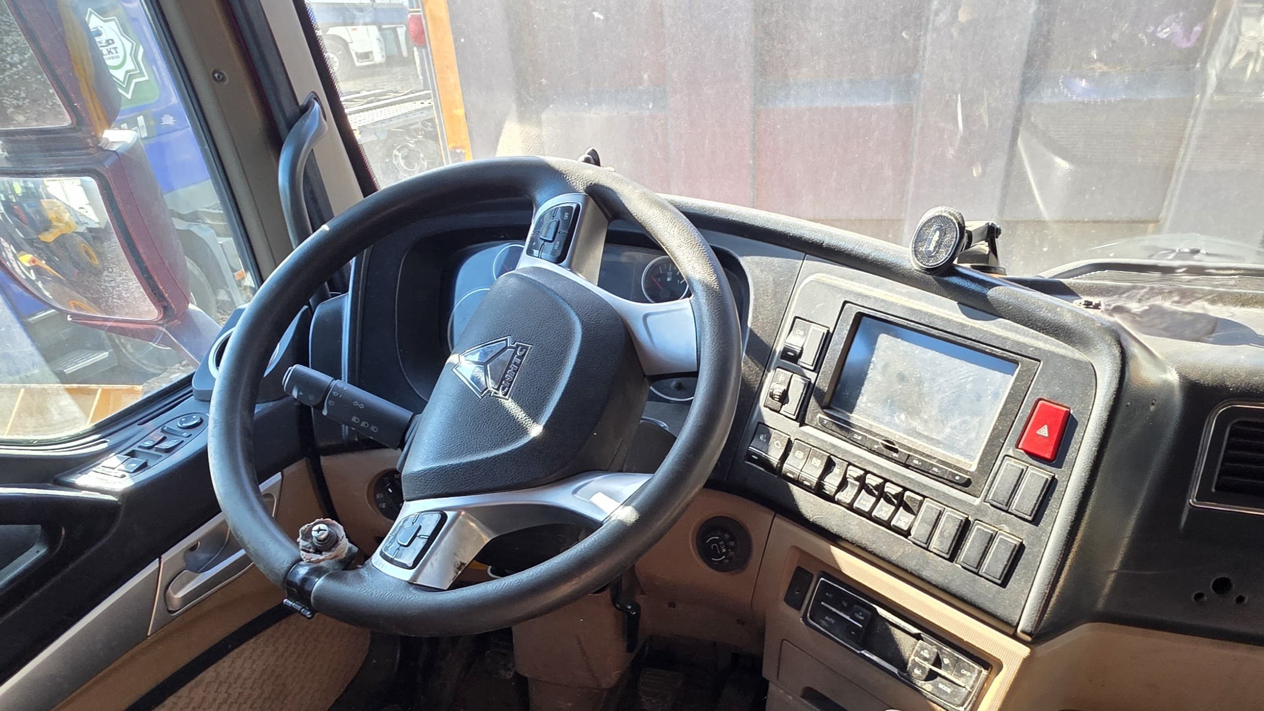 Howo T5G 6x4 Самосвал - 5