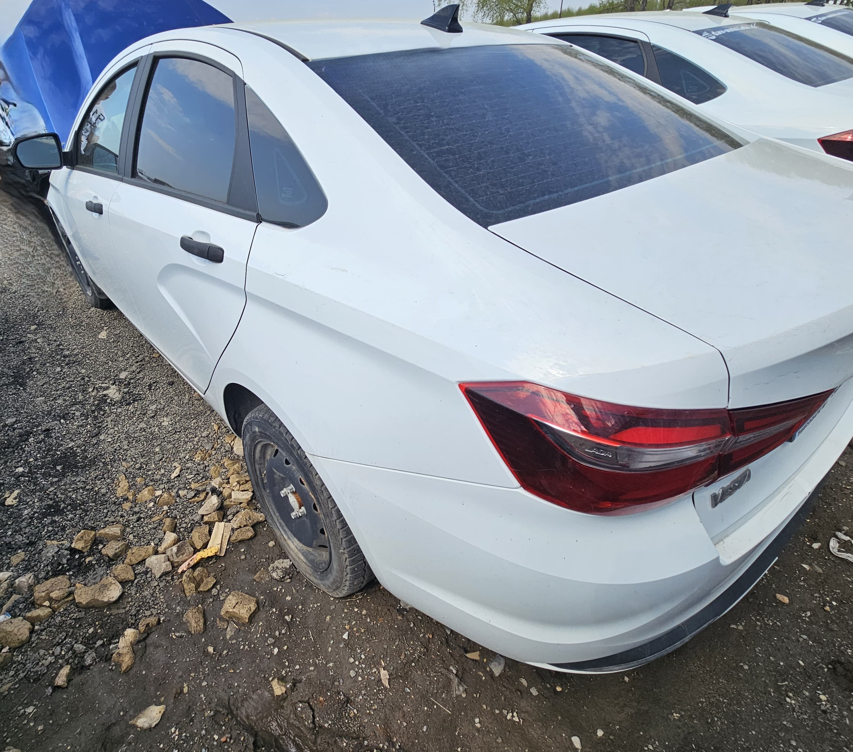 Lada Vesta седан - 4