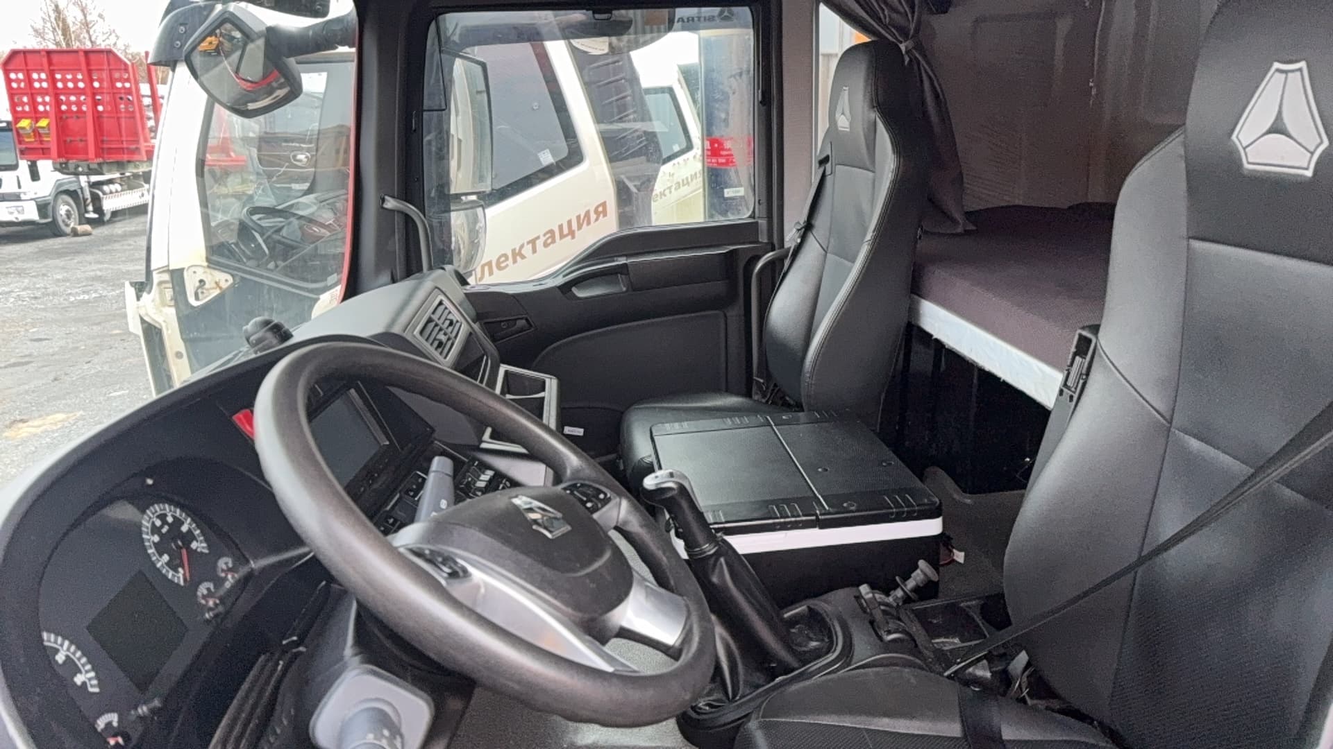 Sitrak C7H 6x6 Седельный тягач - 5
