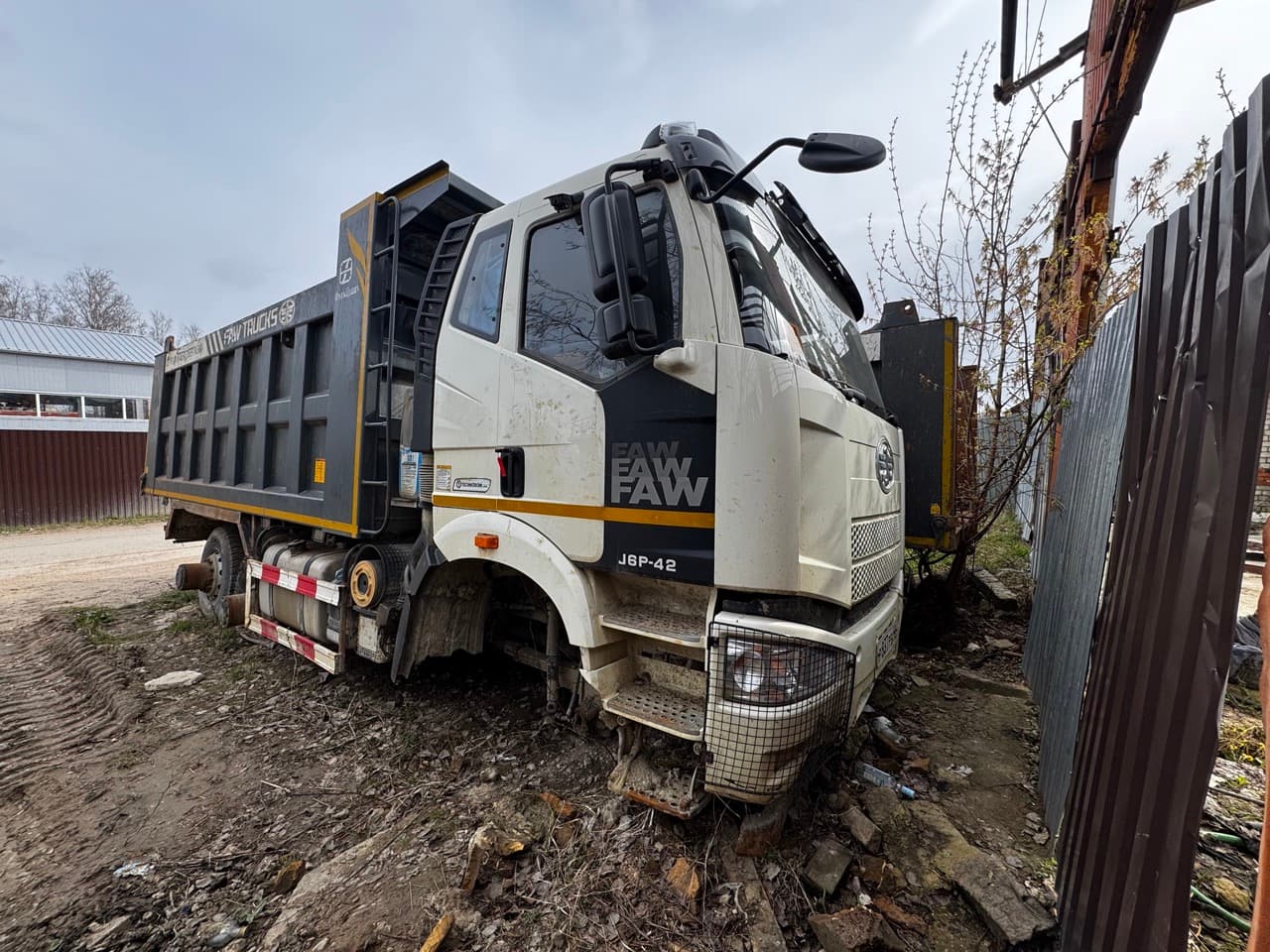 FAW J6* 6x6 Самосвал - 2