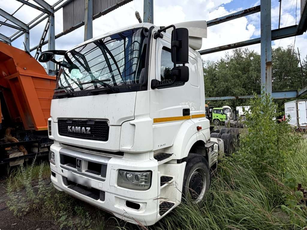 Камаз 65206 6x4 Седельный Тягач - 1