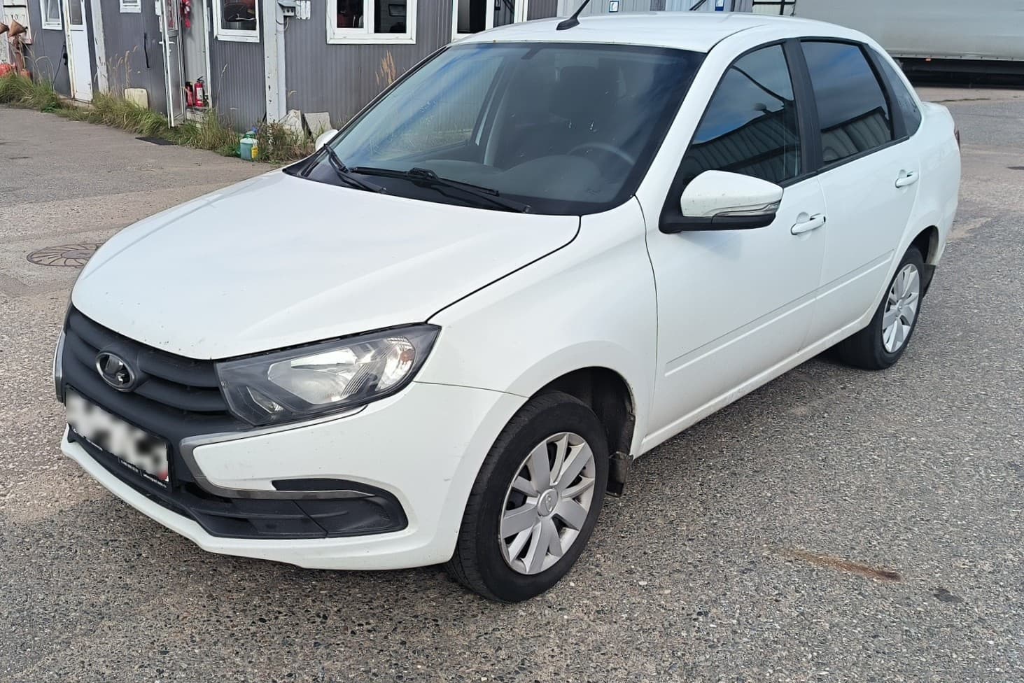 Lada Granta лифтбек - 1