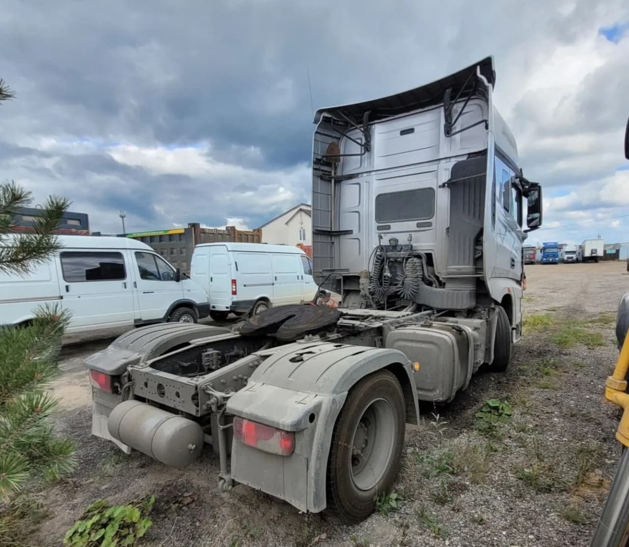 FAW J7 4x2 Седельный тягач - 3