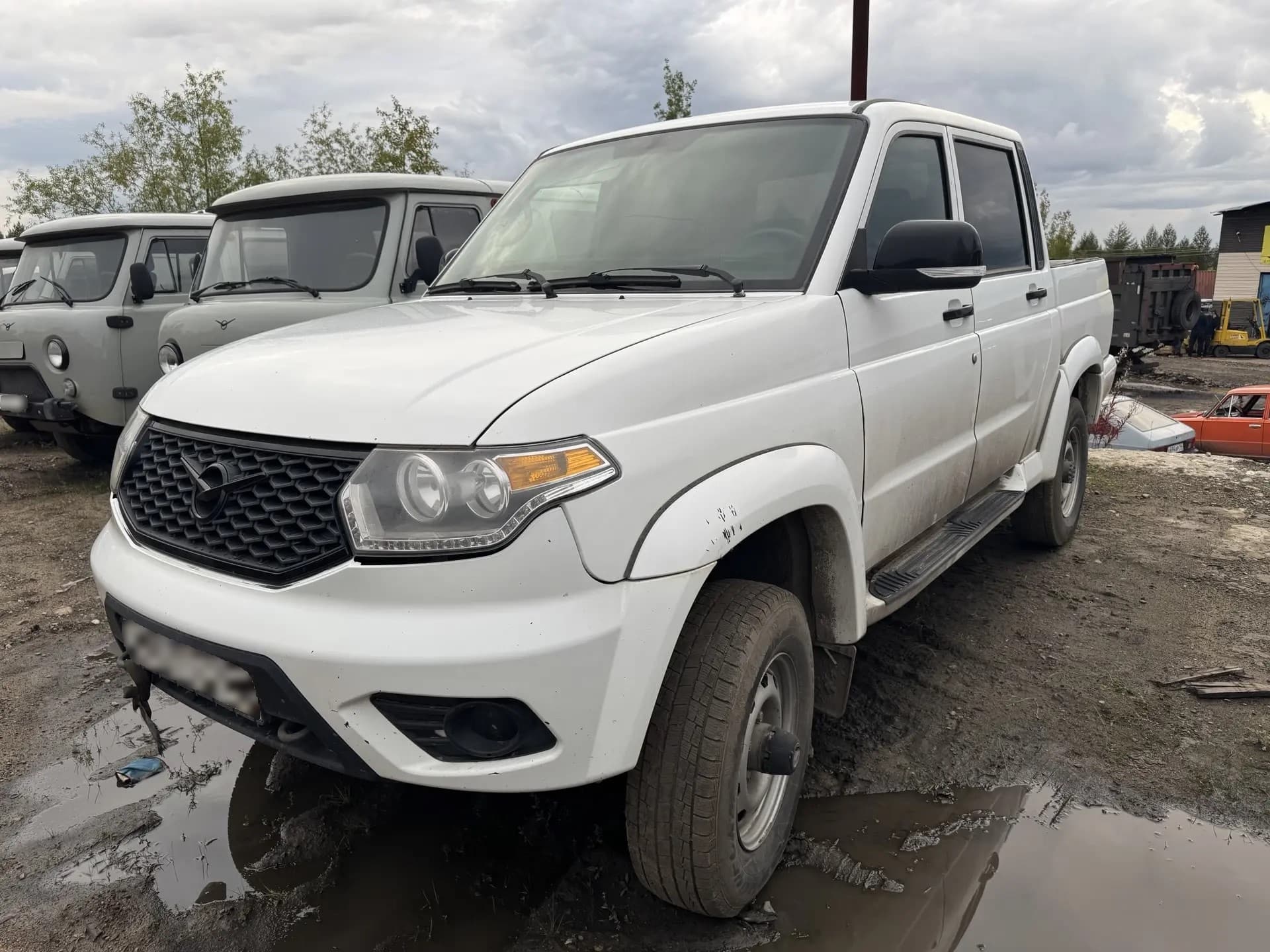 UAZ Pickup - 1
