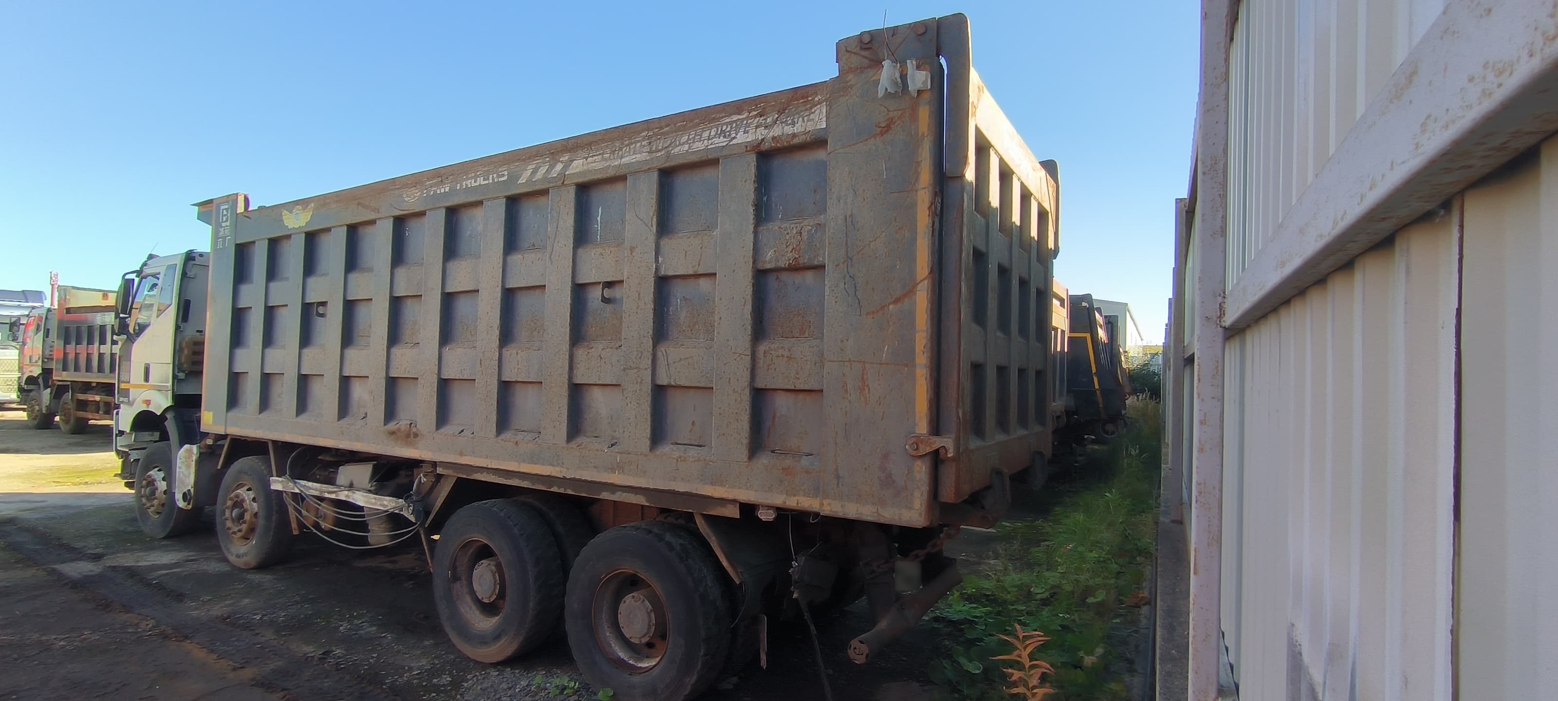 FAW J6 8x4 Самосвал - 4