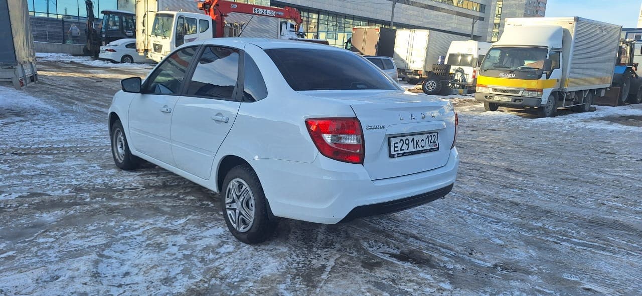 Lada Granta седан - 4