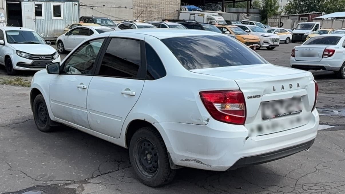 Lada Granta седан - 4
