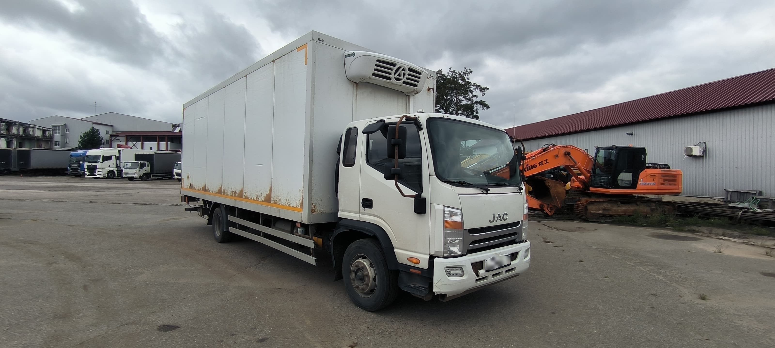 Рустрак 5389* на шасси JAC N120 4x2 Изотермический/рефрижератор с гидробортом - 2