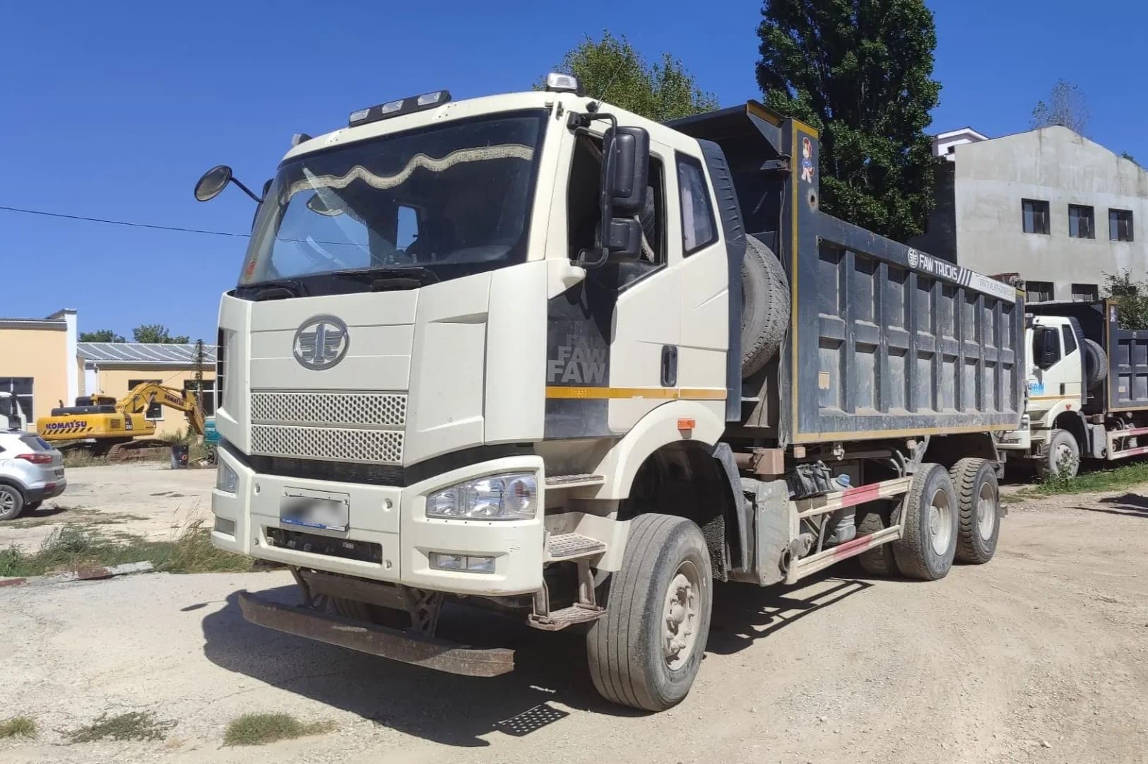 FAW CA 3250 6x4 Самосвал - 1