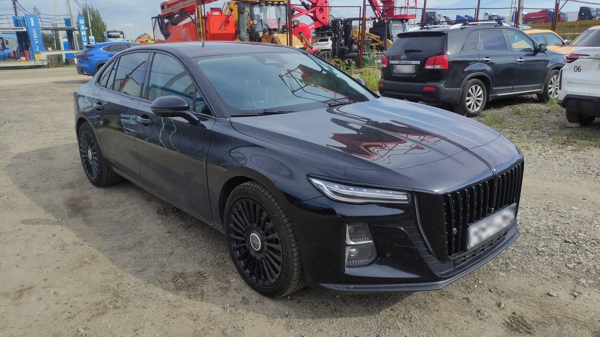 Hongqi H5 - 2