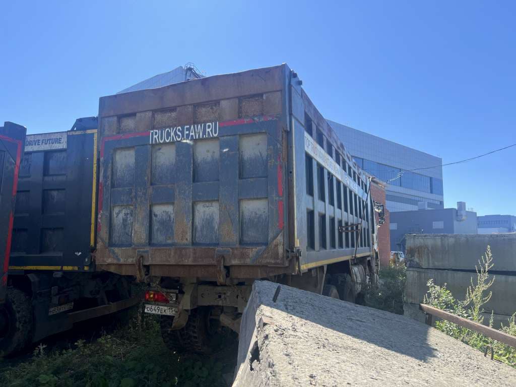 FAW CA 3310 8x4 Самосвал - 3