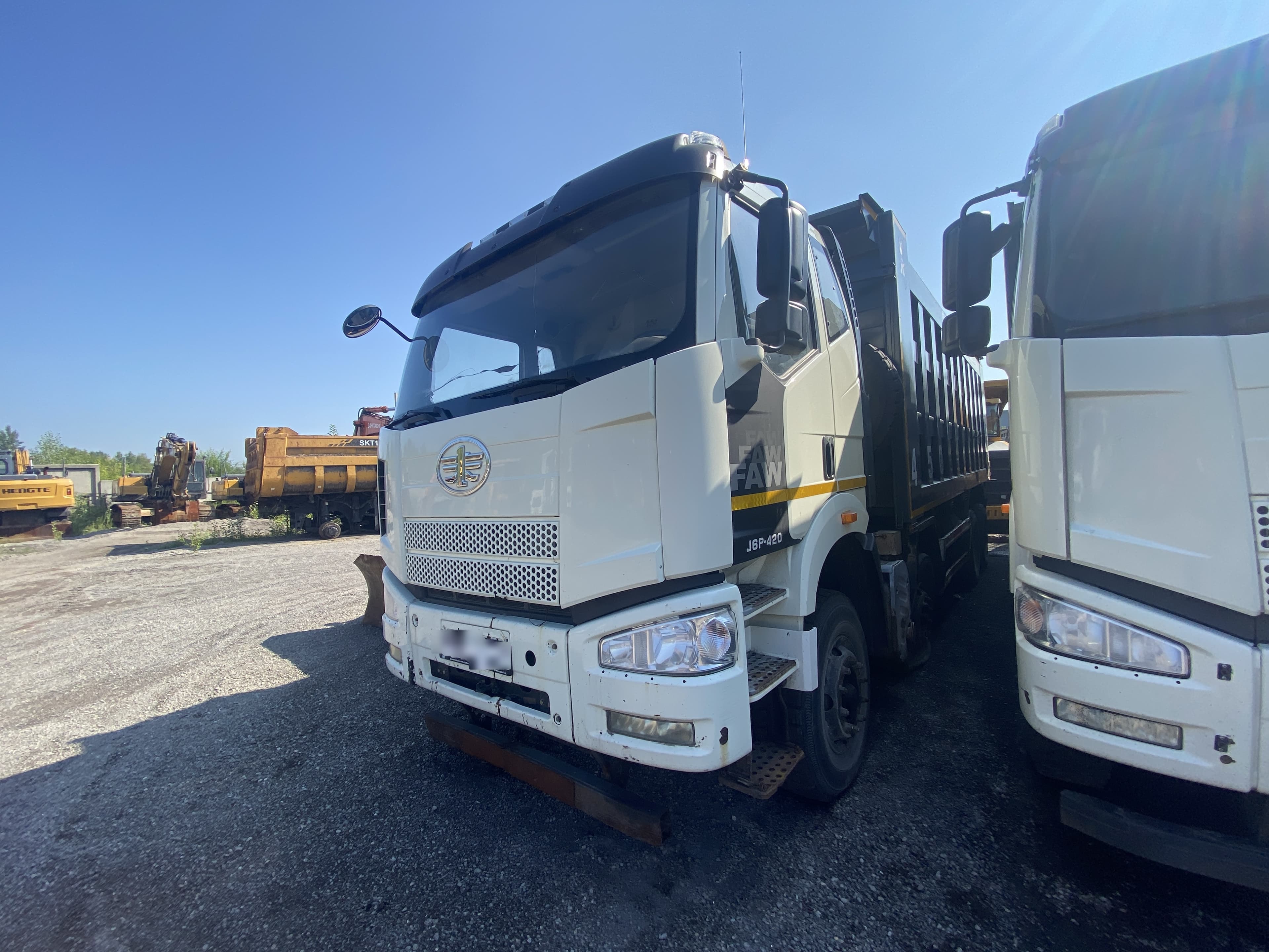 FAW CA 3310 8x4 Самосвал - 1