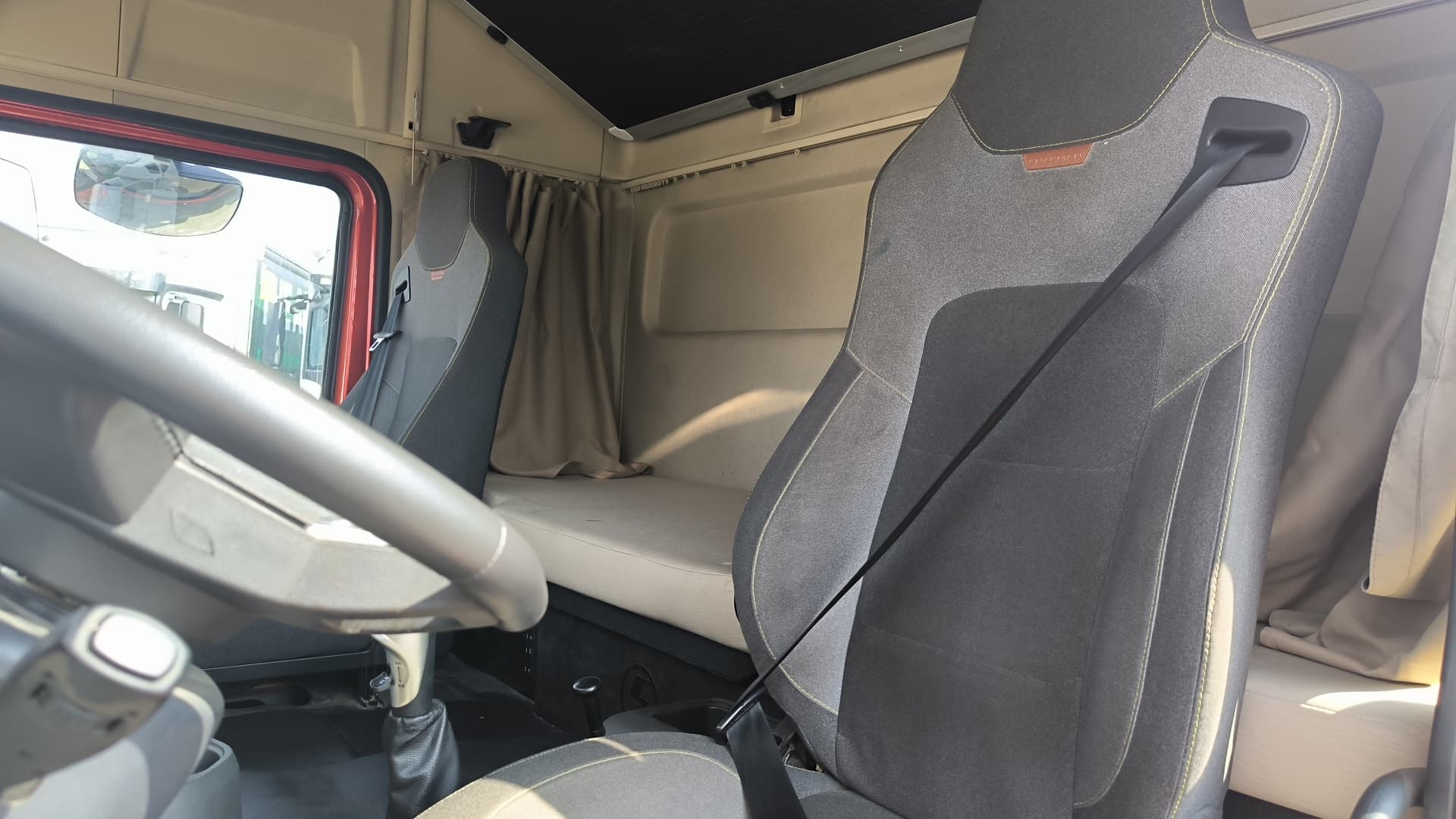 Shacman (Shaanxi) SX* 6x4 Седельный тягач - 5