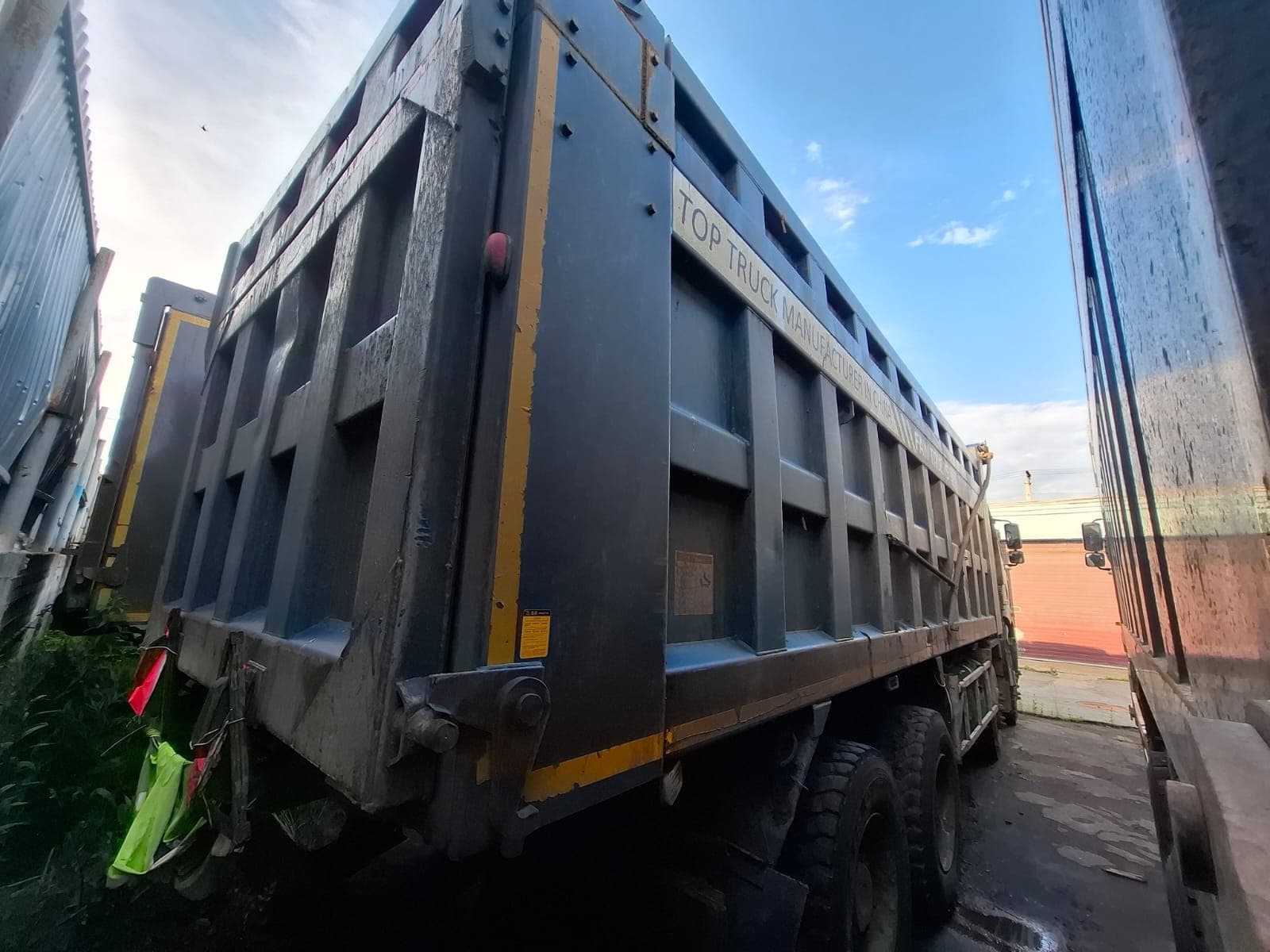 FAW J6 8x4 Самосвал - 3