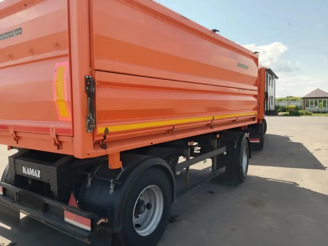 Спецавтокам 8531* Прицеп самосвал - 2