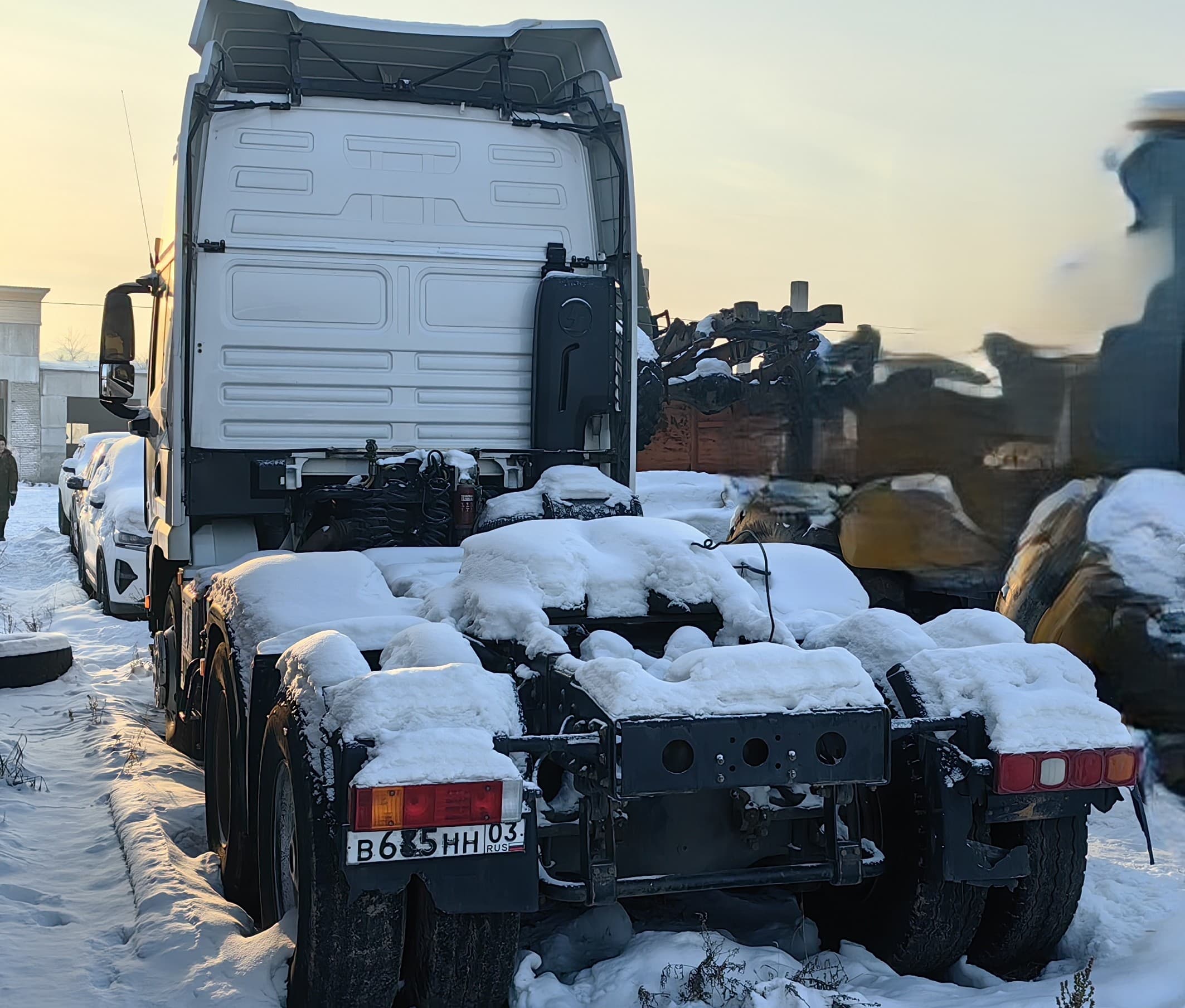 Shacman (Shaanxi) SX* 6x4 Седельный тягач - 4