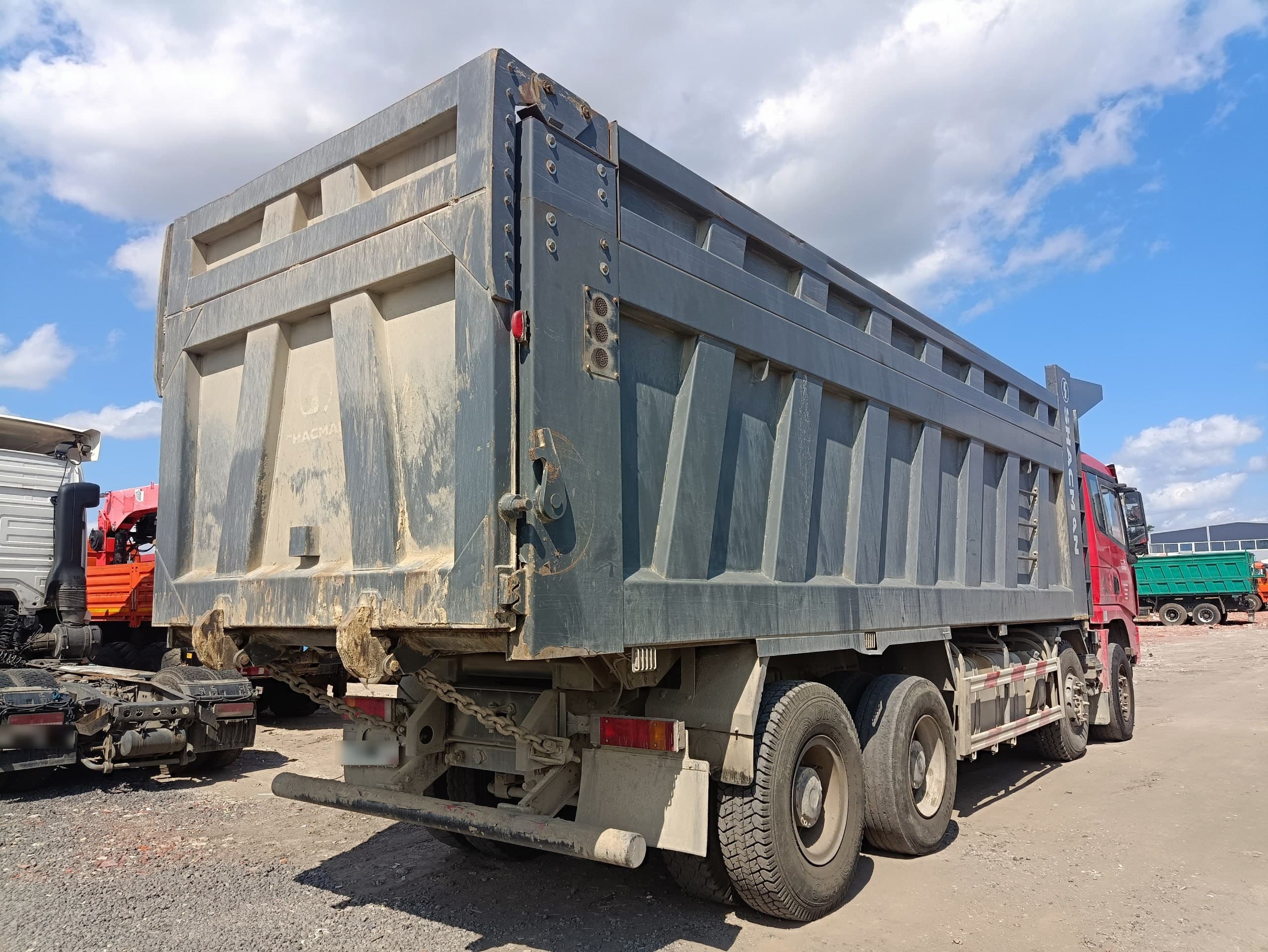 Shacman (Shaanxi) SX* 8x4 Самосвал - 3