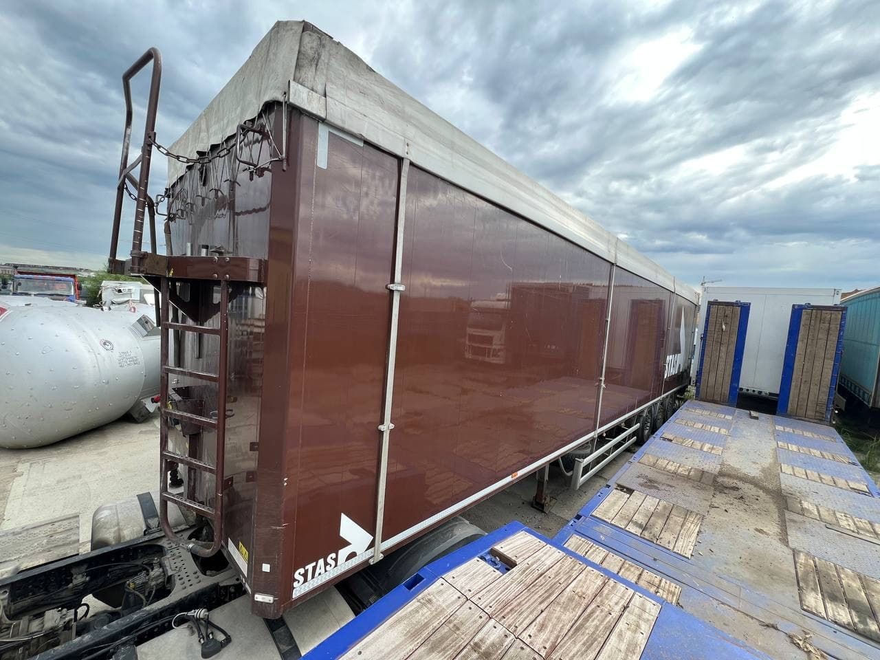 Stas S300ZX Полуприцеп со сдвижным полом - 1