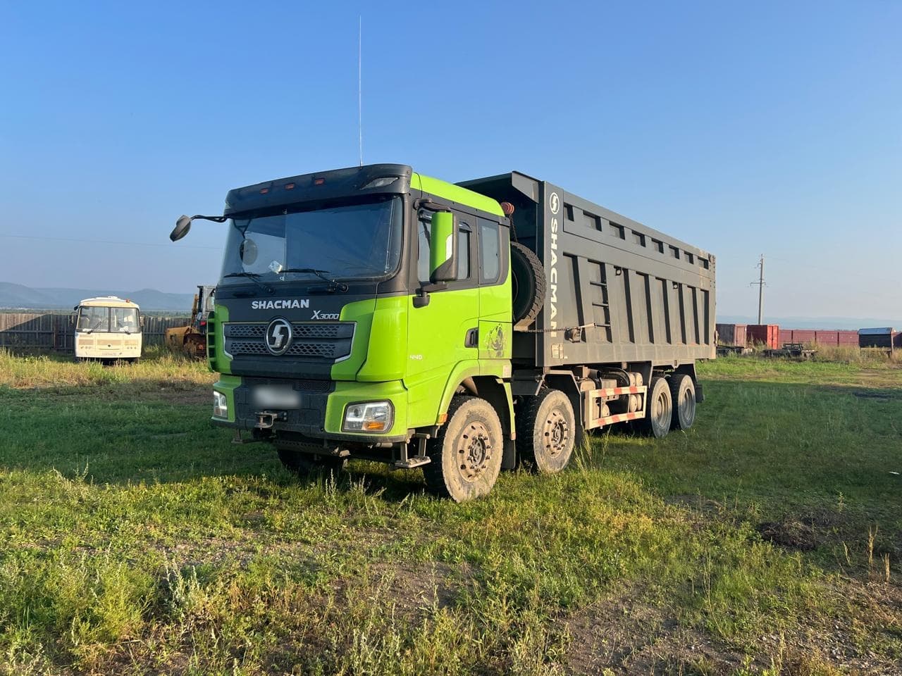 Shacman (Shaanxi) SX* 8x4 Самосвал - 1