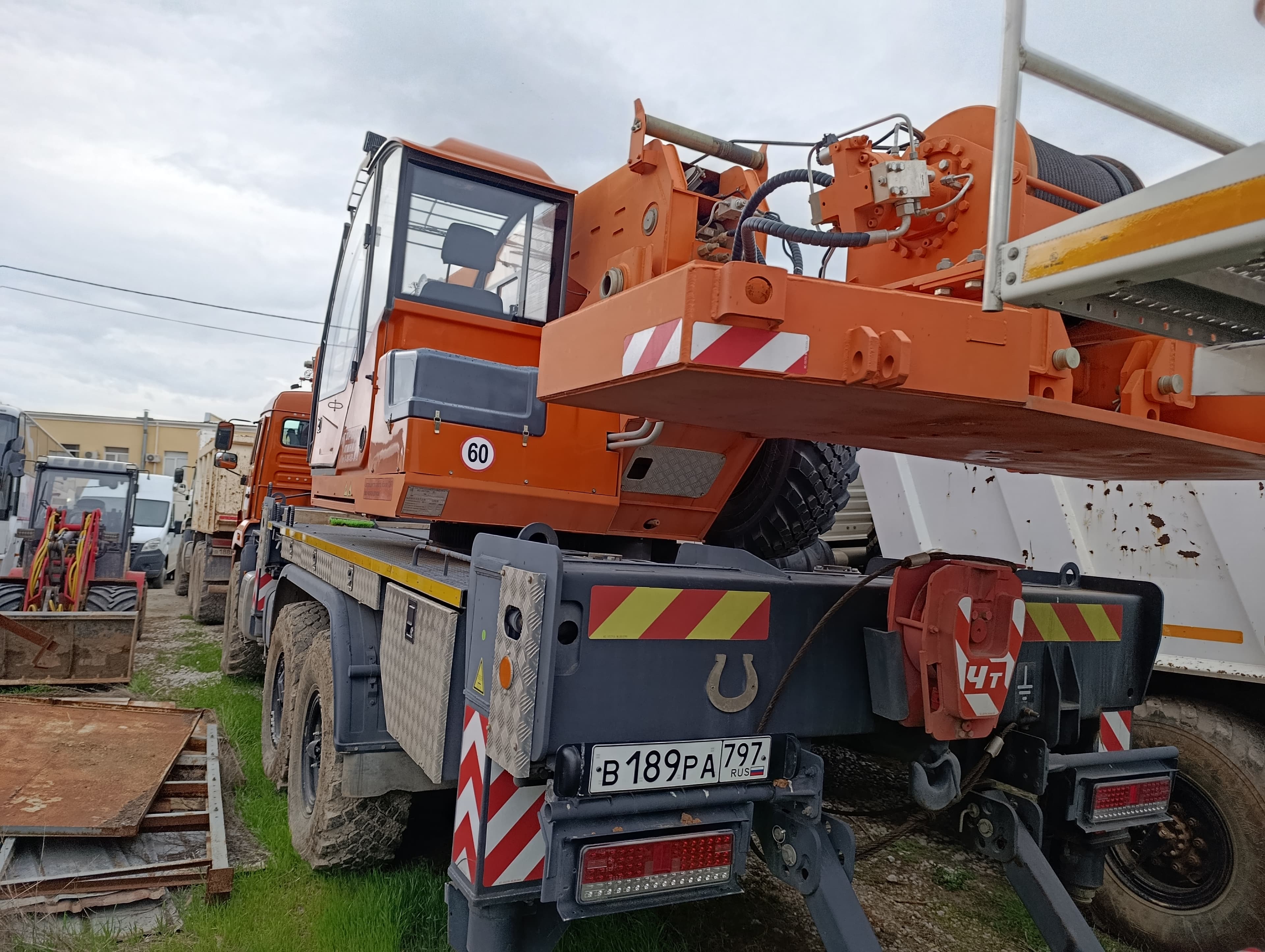 Камышинский Крановый Завод (Ккз) КС-55729 на шасси КамАЗ 43118 6x6 Автокран - 4