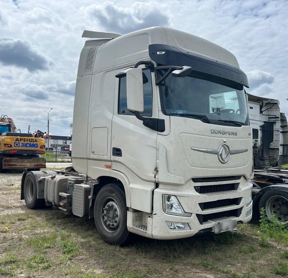 Dongfeng DFH 4x2 Седельный тягач - 2