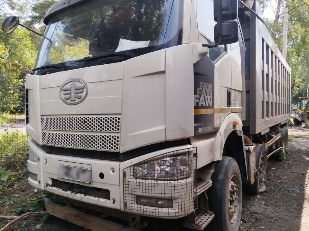 FAW CA 3310 8x4 Самосвал - 1