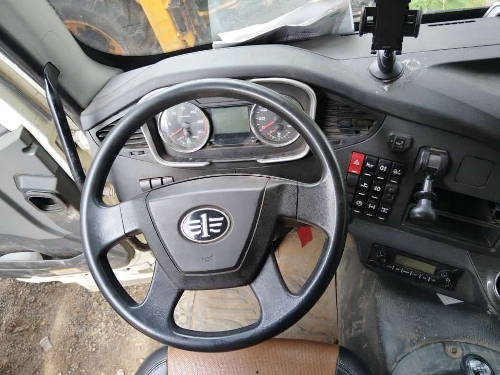 FAW CA 3310 8x4 Самосвал - 5