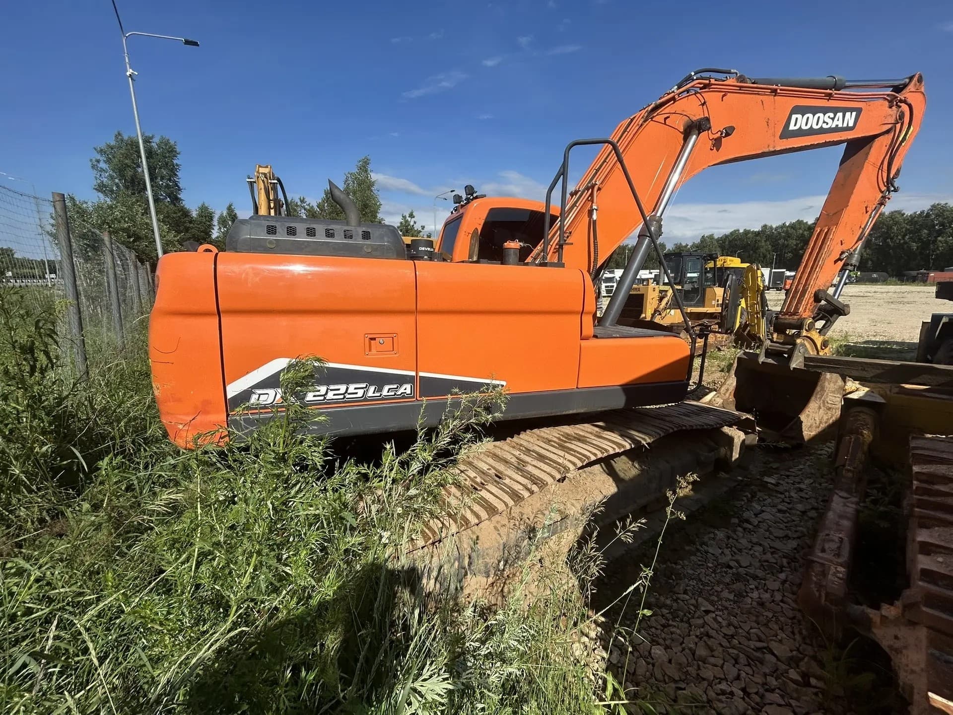 Doosan DX 225 Экскаватор - 3