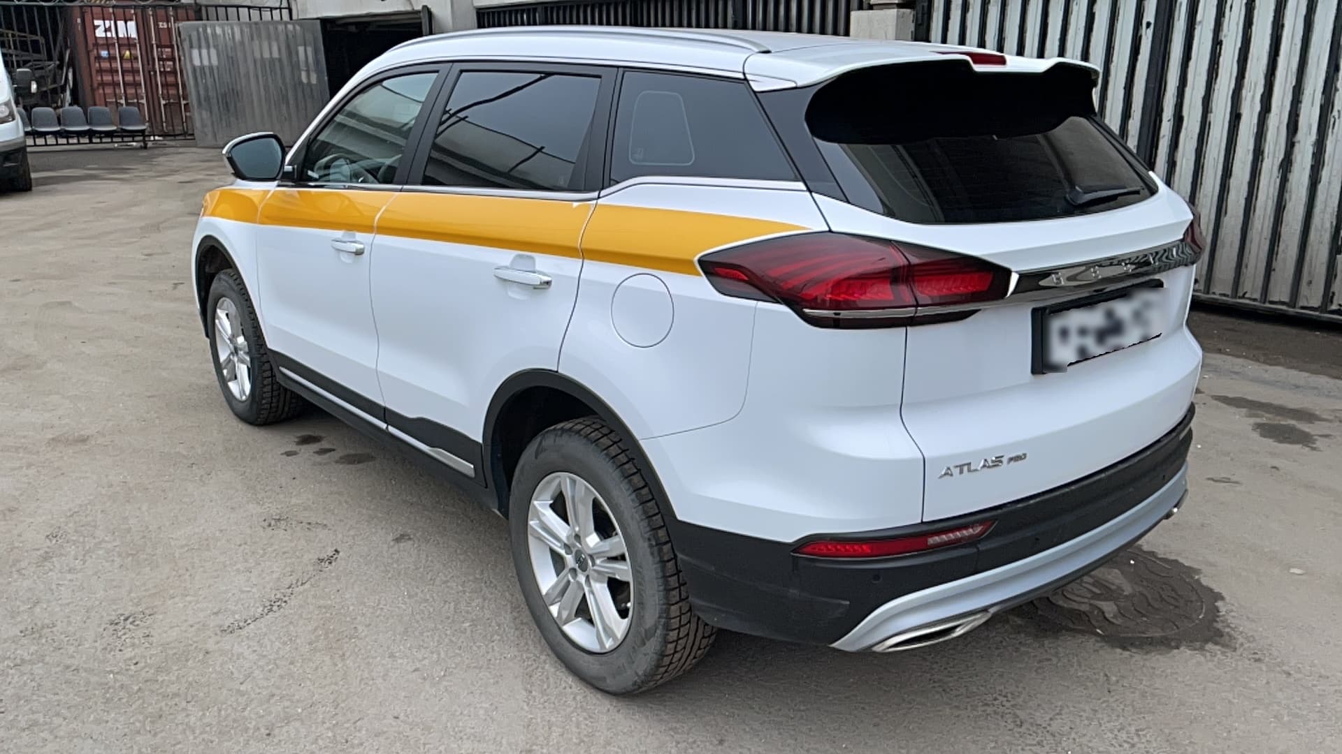 Geely Atlas Pro - 4