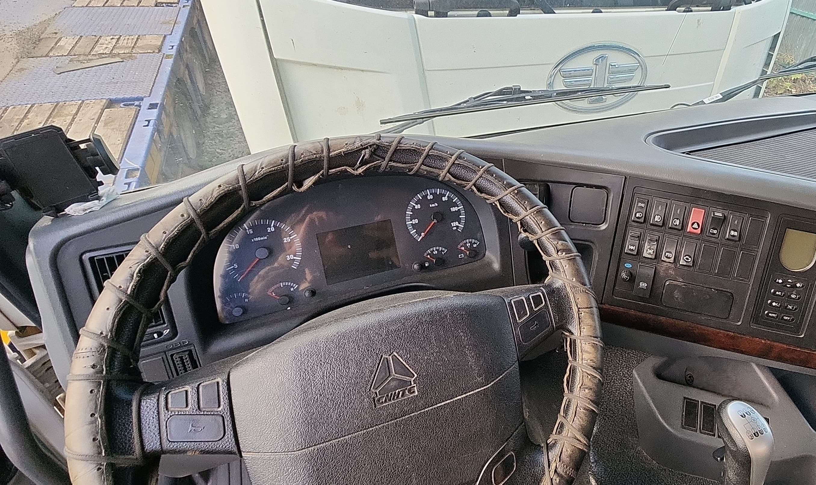 Howo ZZ* 8x4 Автобетоносмеситель - 5