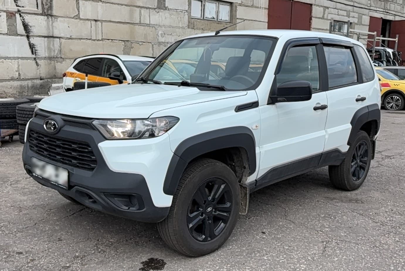 Lada Niva Travel - 1