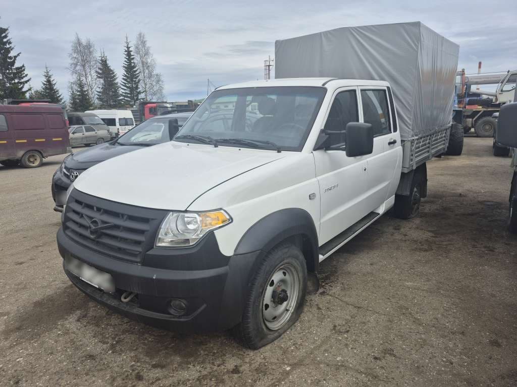 UAZ Profi - 1