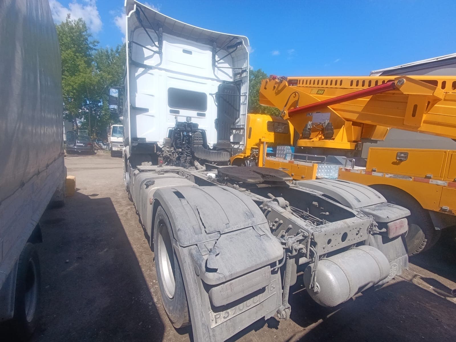 FAW J7 4x2 Седельный тягач - 4