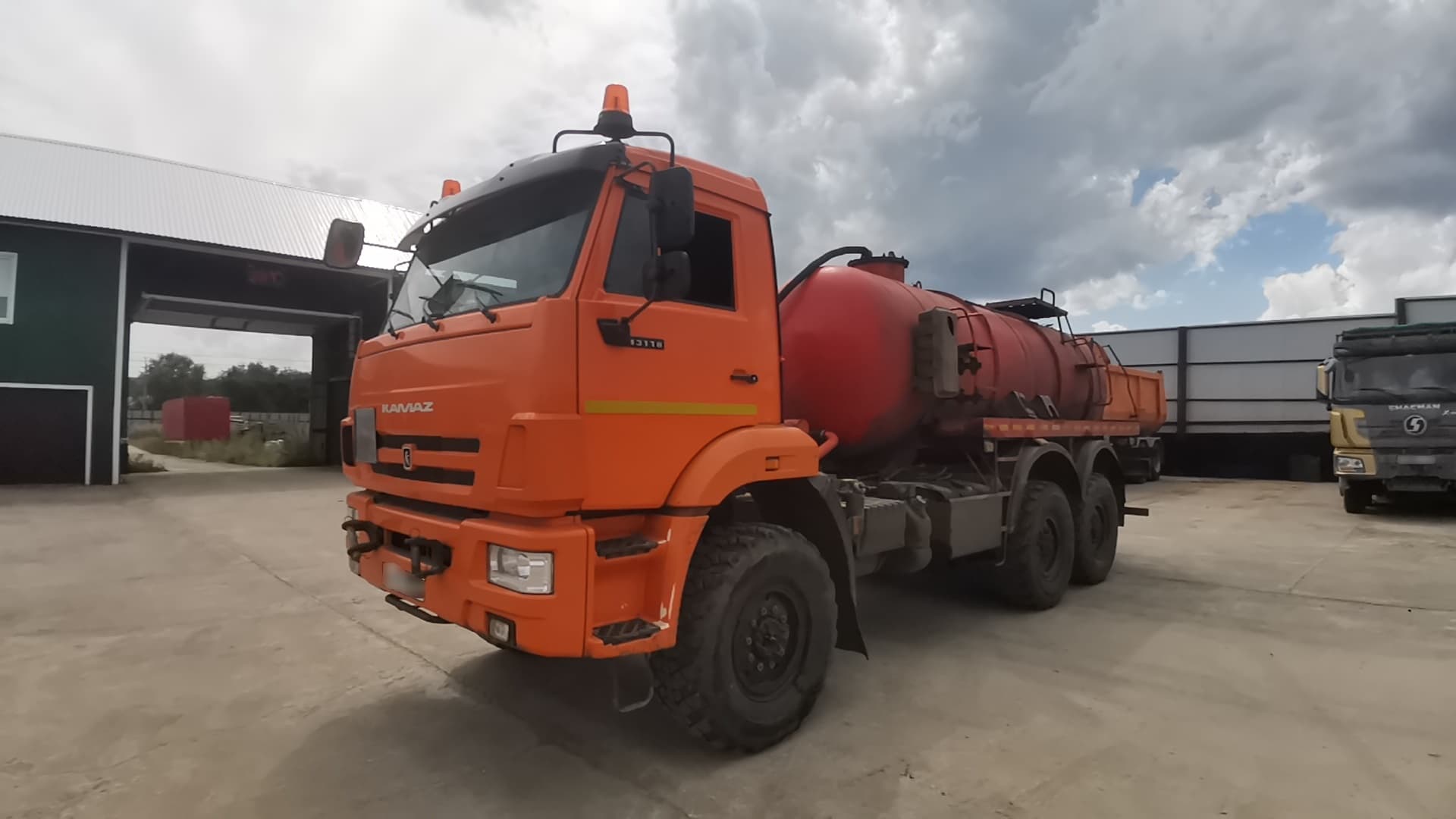 Нпо Трансмастер 4671* на шасси КамАЗ 43118 6x6 Агрегат для сбора нефти и газового конденсата - 1