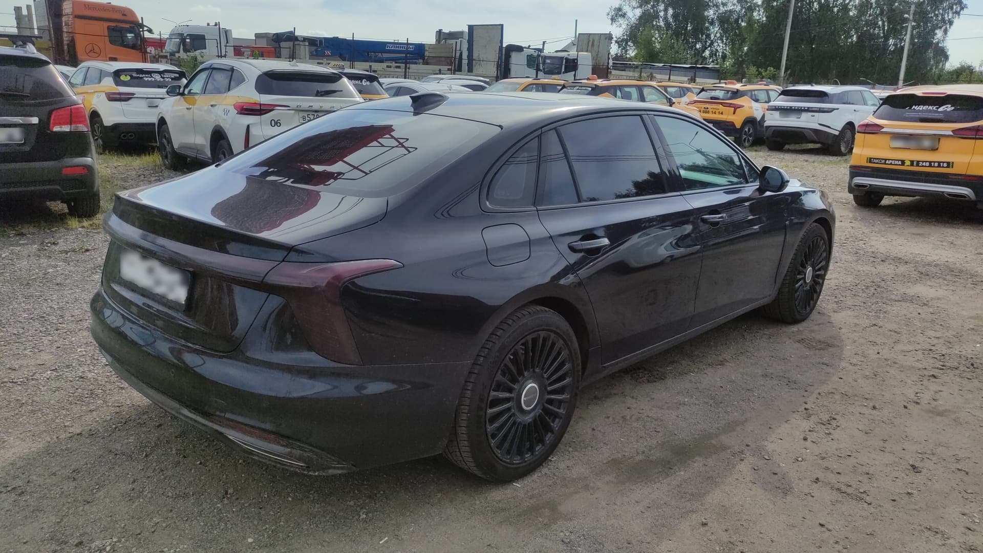 Hongqi H5 - 3