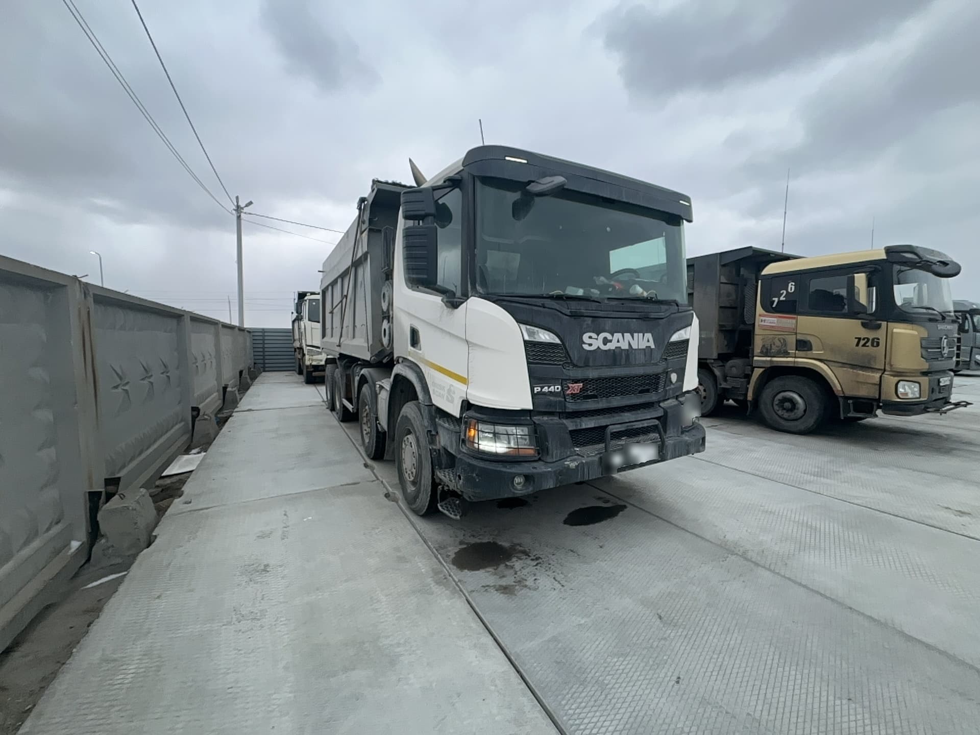 Scania P 8x4 Самосвал - 2
