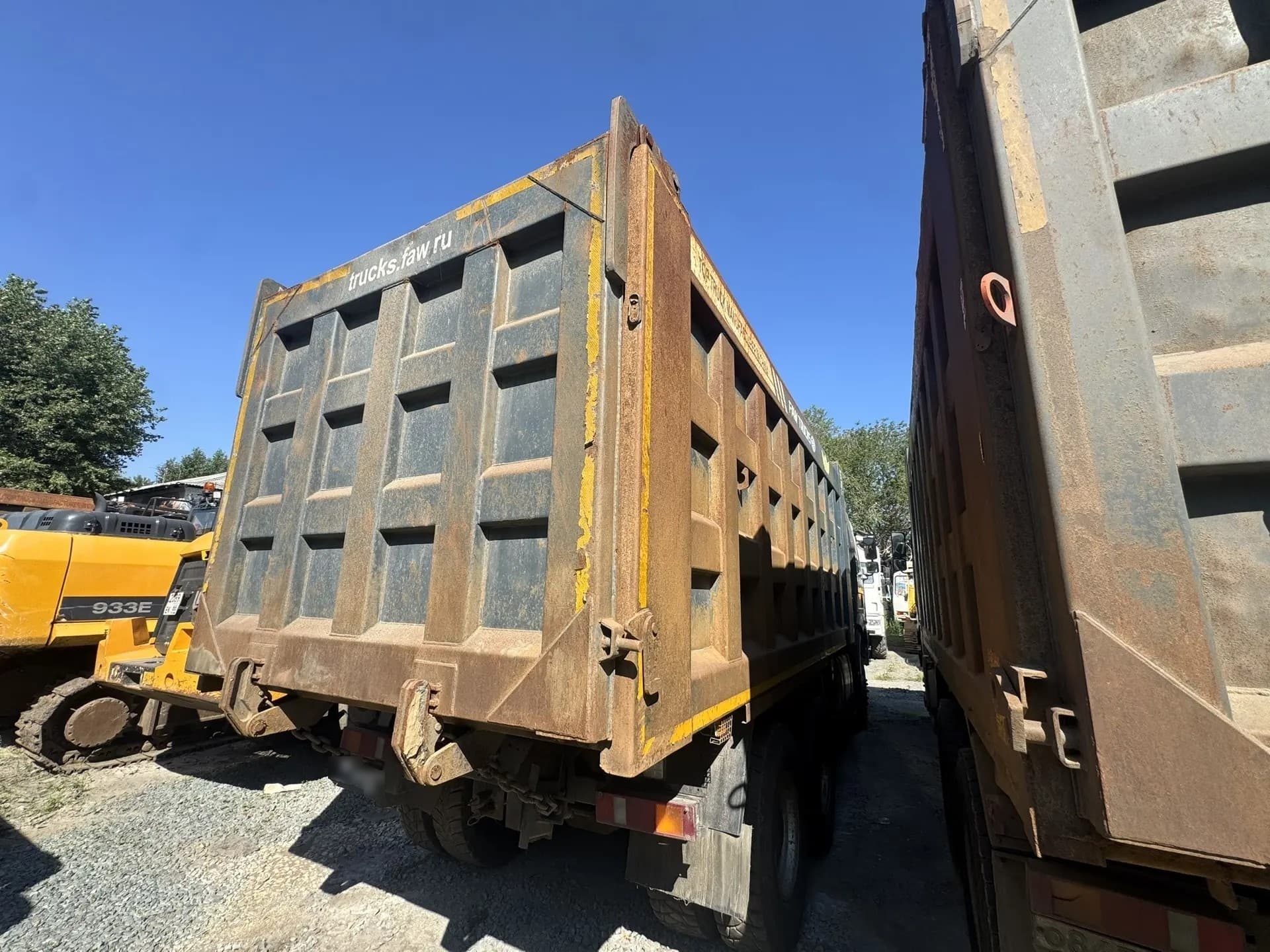 FAW J6* 6x4 Самосвал - 3