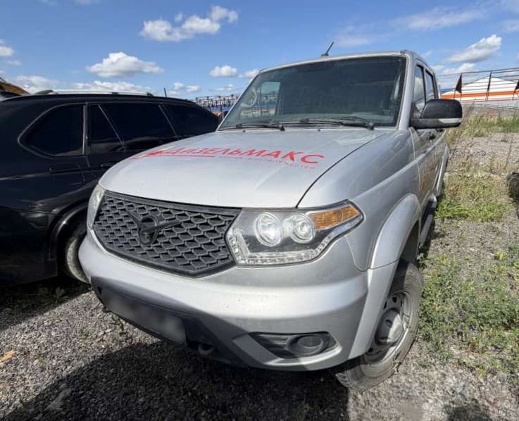 UAZ Pickup - 1