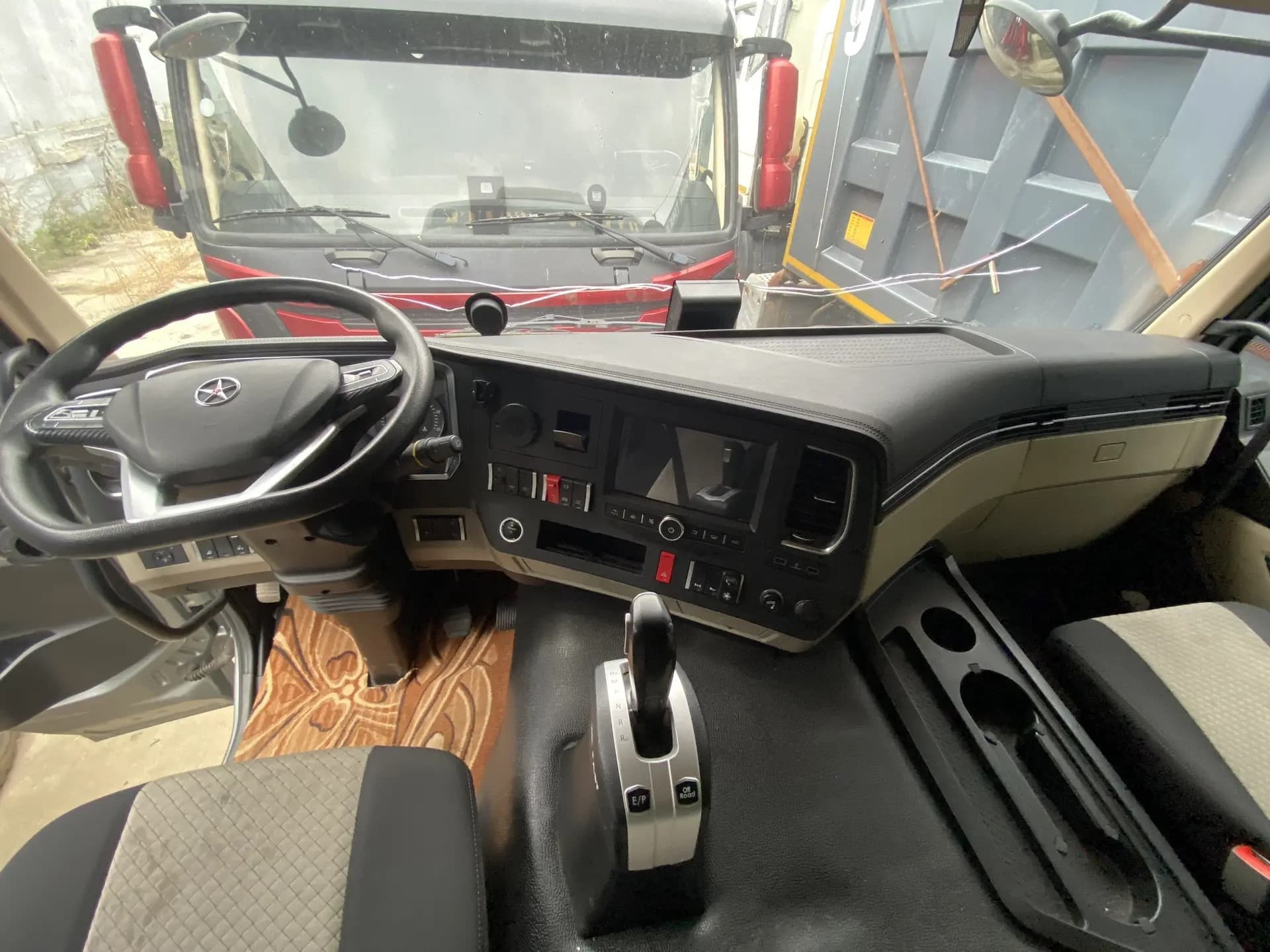 Dayun CGC4180 4x2 Седельный тягач - 5