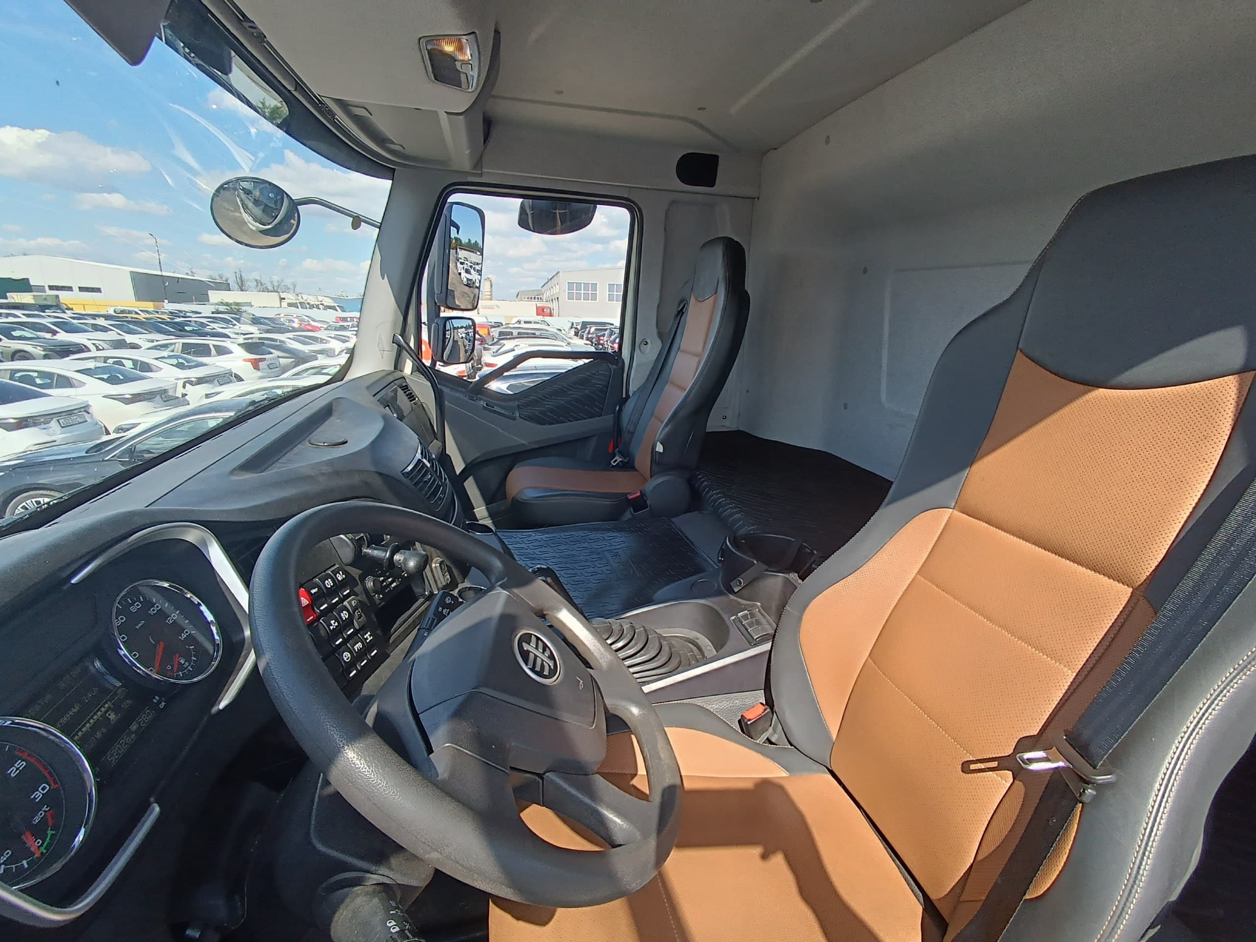 Айсин W0* на шасси FAW CA 3250 6X4 Бортовой с КМУ - 5